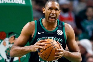  亚历山大34分雷霆击溃活塞  