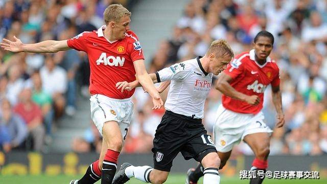  曼联防线失误连连，纽卡斯尔三球完胜红魔  