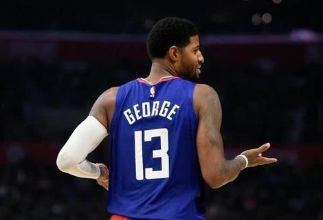  乔治膝盖肿胀缺席生死战  